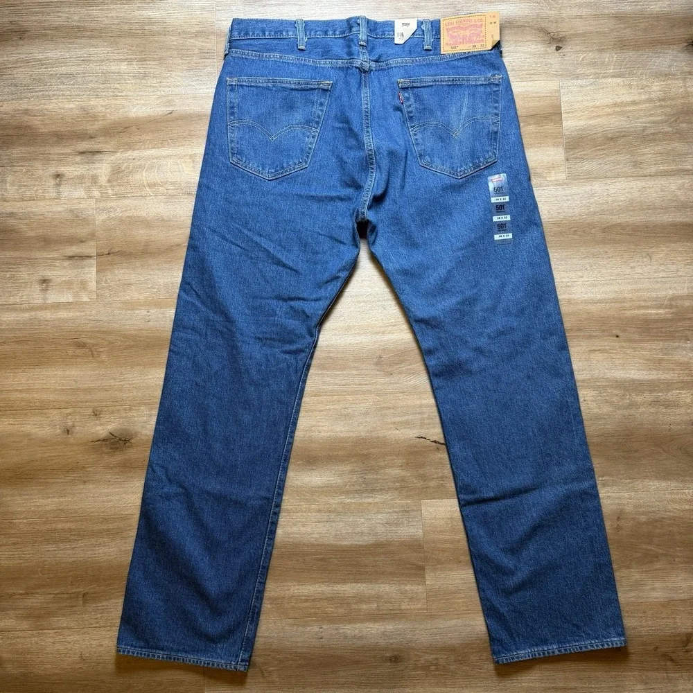 Levis 501 Jeans Men 38x32 Blue Original Fit Button Fly Medium Wash‎ Denim NEW